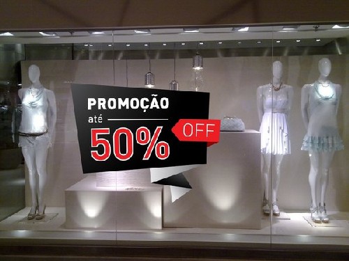 Adesivos promocionais para vitrine